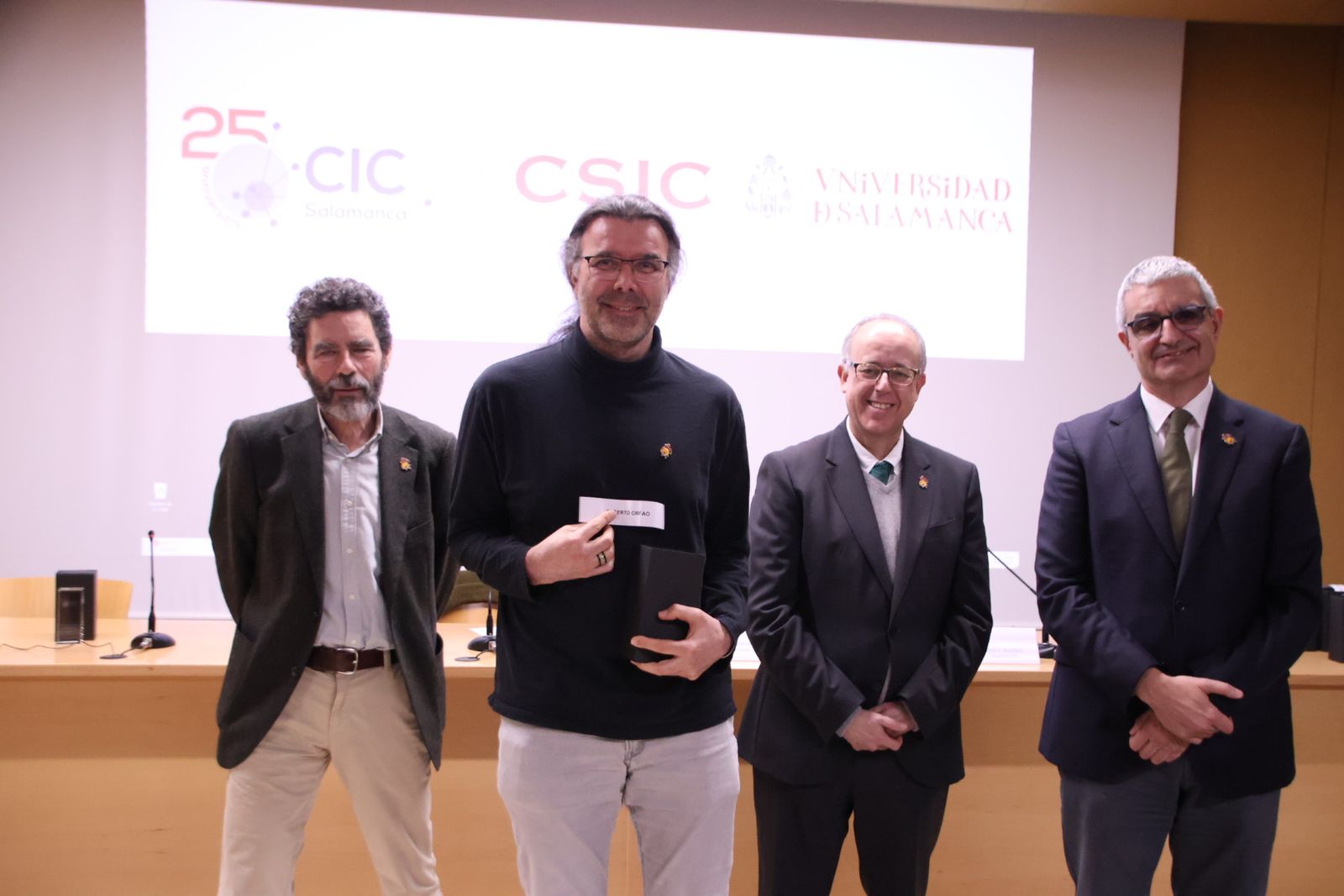 El Centro de Investigación del Cáncer (CIC) organiza un homenaje al personal que cumple 25 años