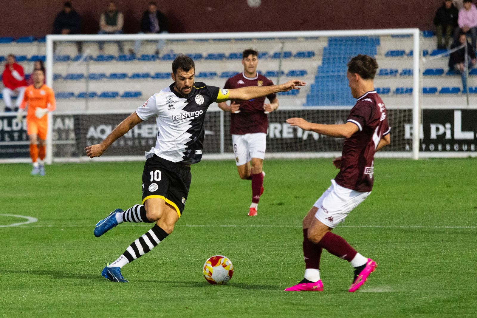 Partido entre Unionistas y Pontevedra en el Reina Sofía
