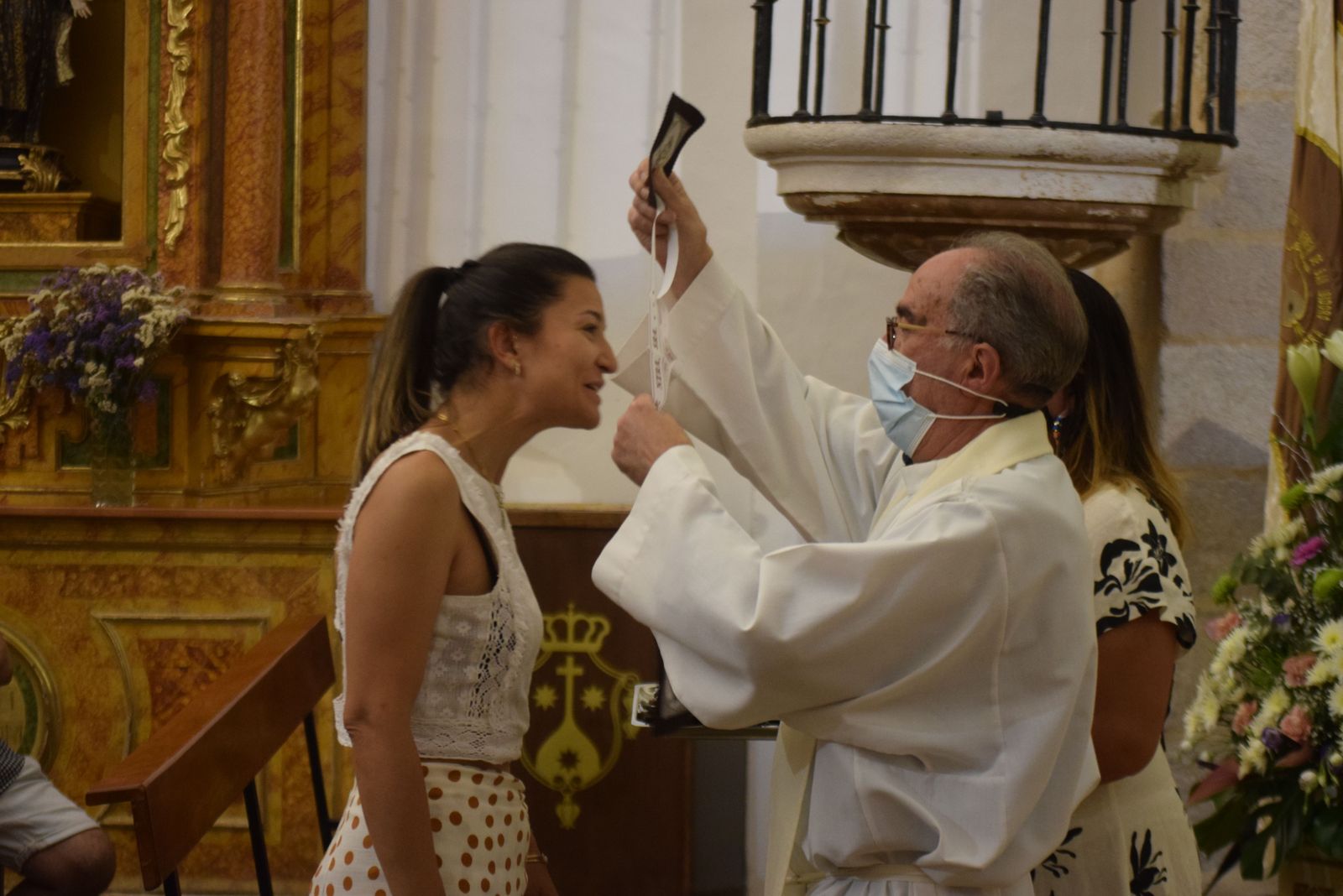 imposicion-de-escapularios-de-la-virgen-del-carmen-6