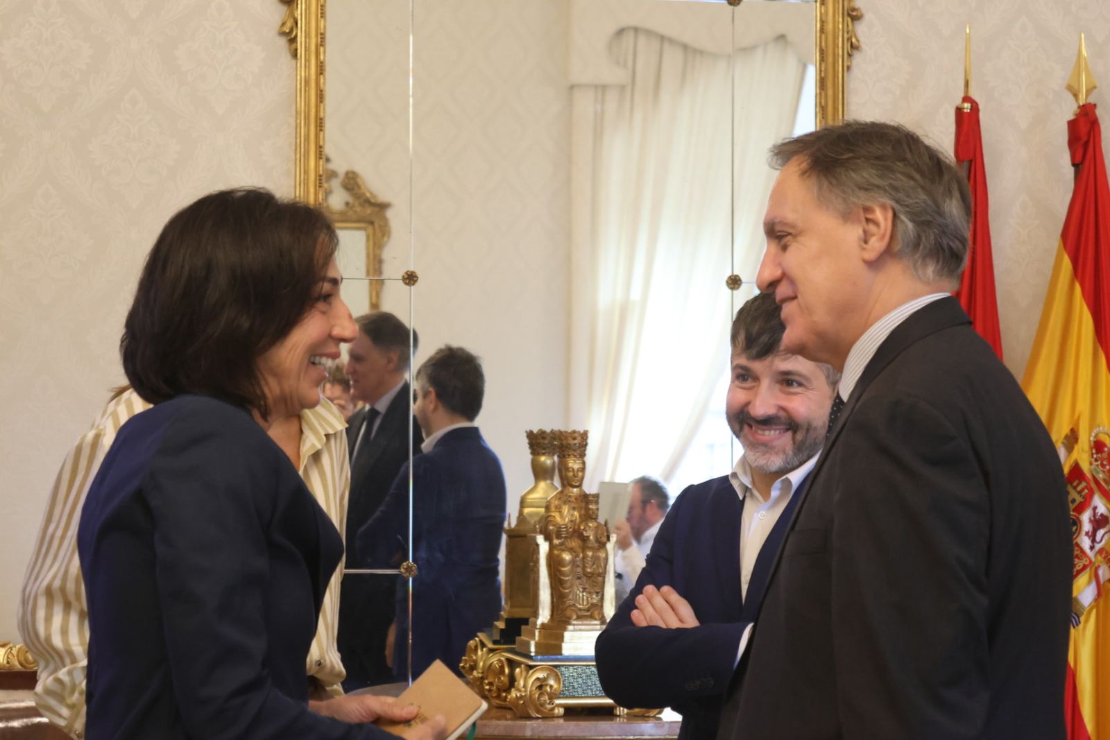 El alcalde de Salamanca, Carlos García Carbayo, y la exciclista Dori Ruano presentan el libro 'Dori Ruano, la vida como deporte de fondo'