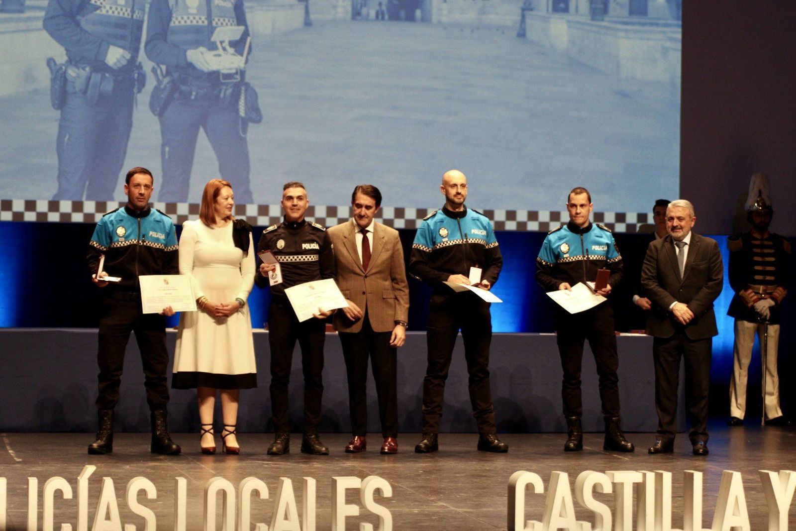 Agentes condecorados en Burgos