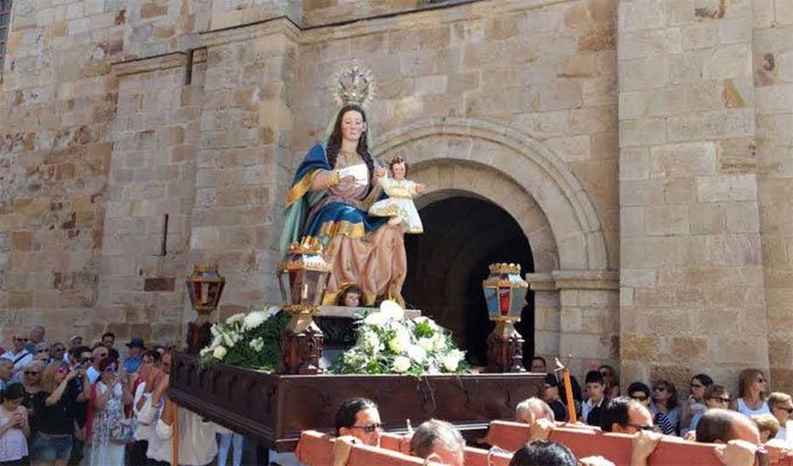 La Horta cierra sus fiestas honrando a la Virgen de la Salud. Archivo
