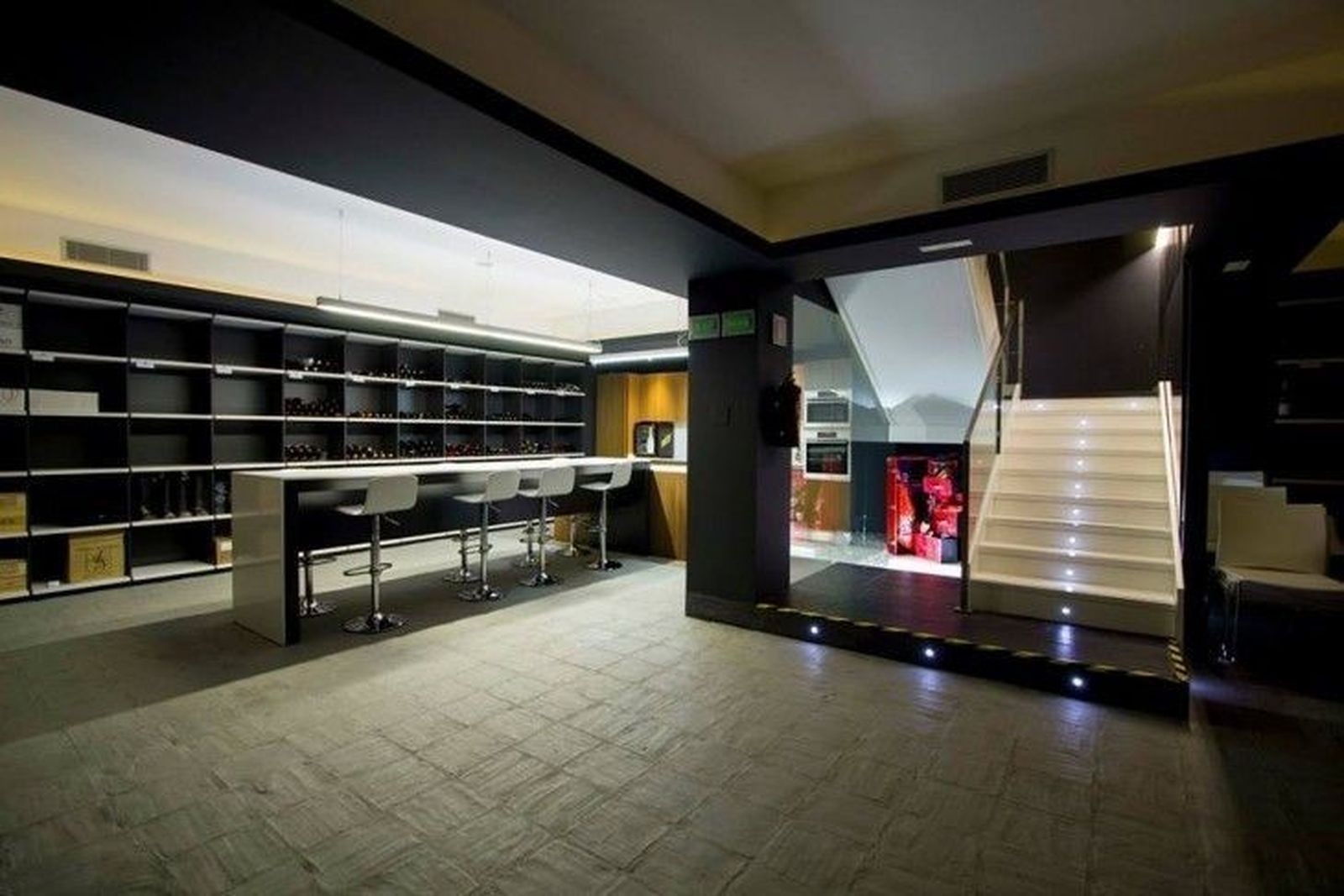 Unión de fotografía y fierros en 'El problema de la verticalidad'