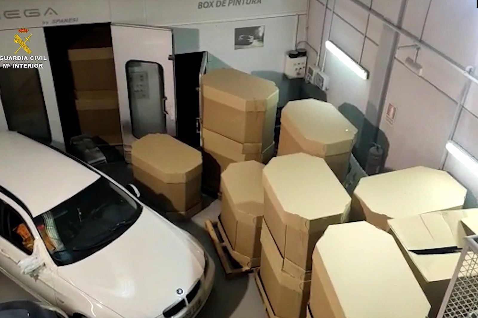 Almacén en la que se guardaba la droga robada a la Guardia Civil. EP