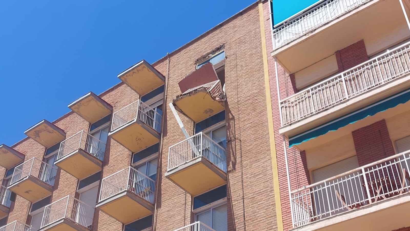 GALERÍA | Se mantiene el despliegue en Pablo Morillo por peligro de desprendimientos