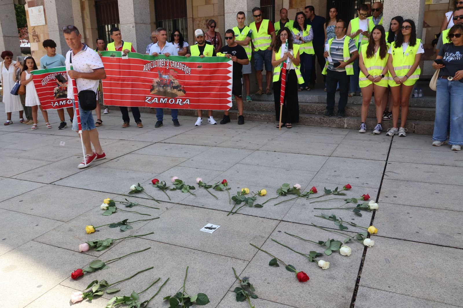 Marcha silenciosa en homenaje a David Lafoz (75).JPG
