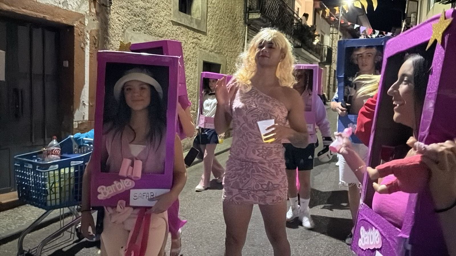 Desfile de carrozas en Pereña