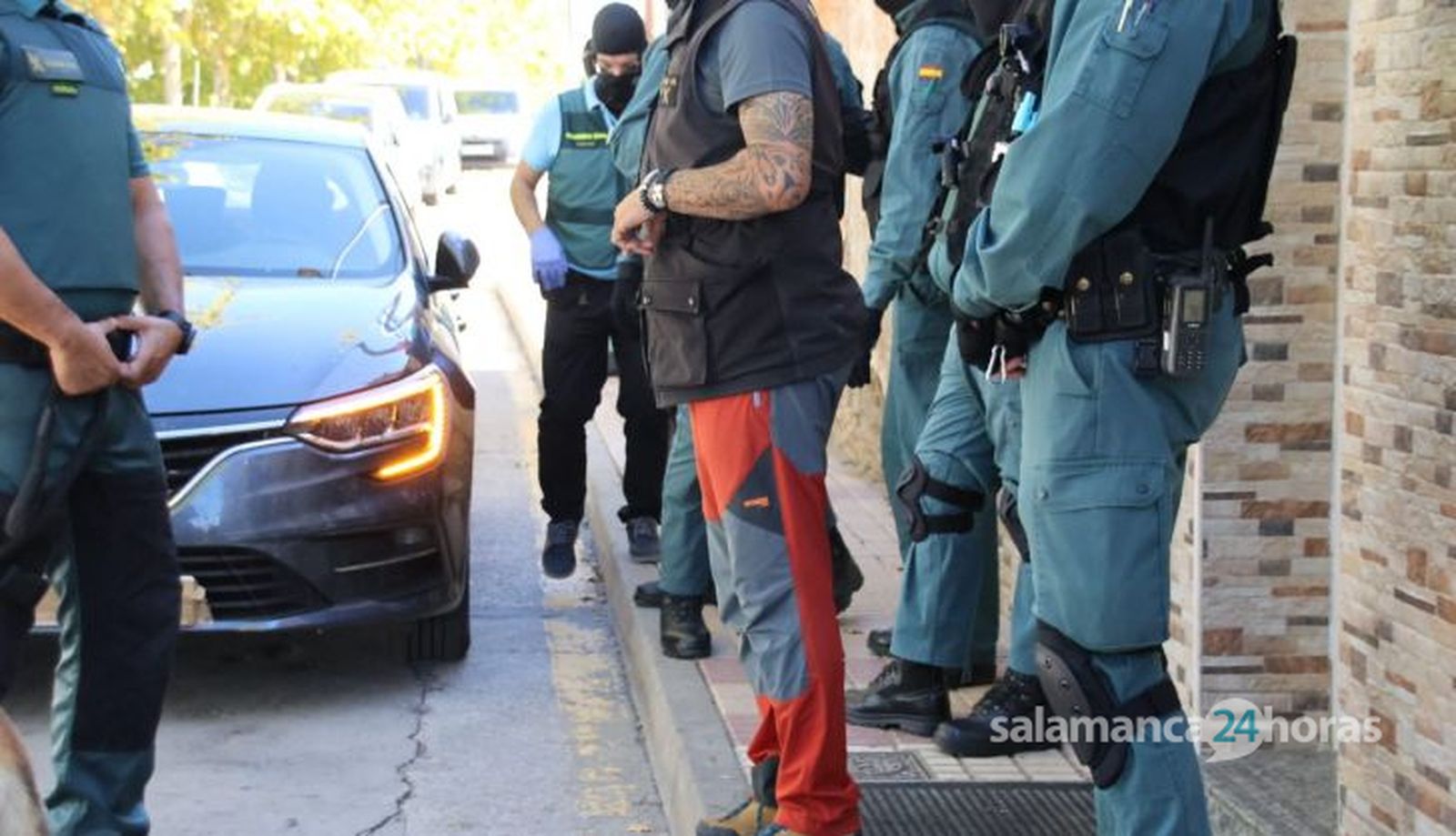 Redada de la Guardia Civil en los barrios de Pizarrales y el barrio Blanco (2)