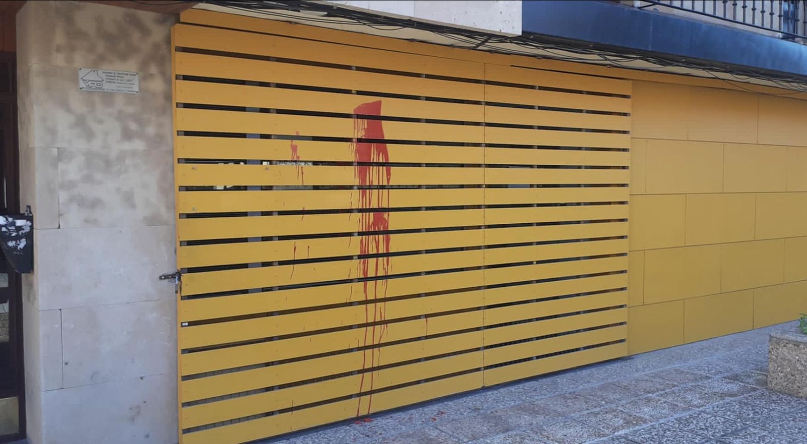 Sede del PSOE tras los ataques ocurridos durante la madrugada Sede del PSOE tras los ataques ocurridos durante la madrugada