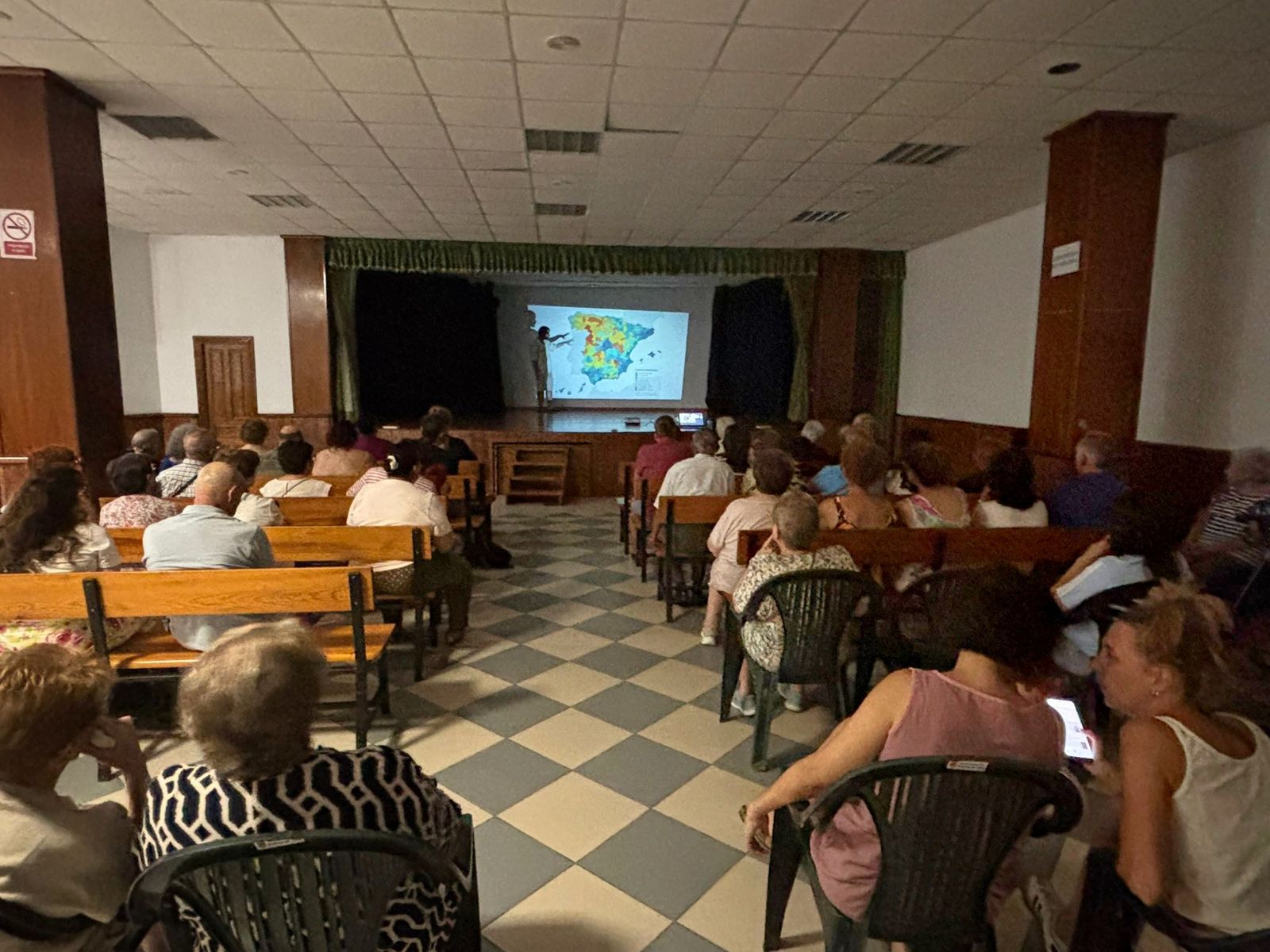 Imagen de una charla anterior de Alberto Zamorano