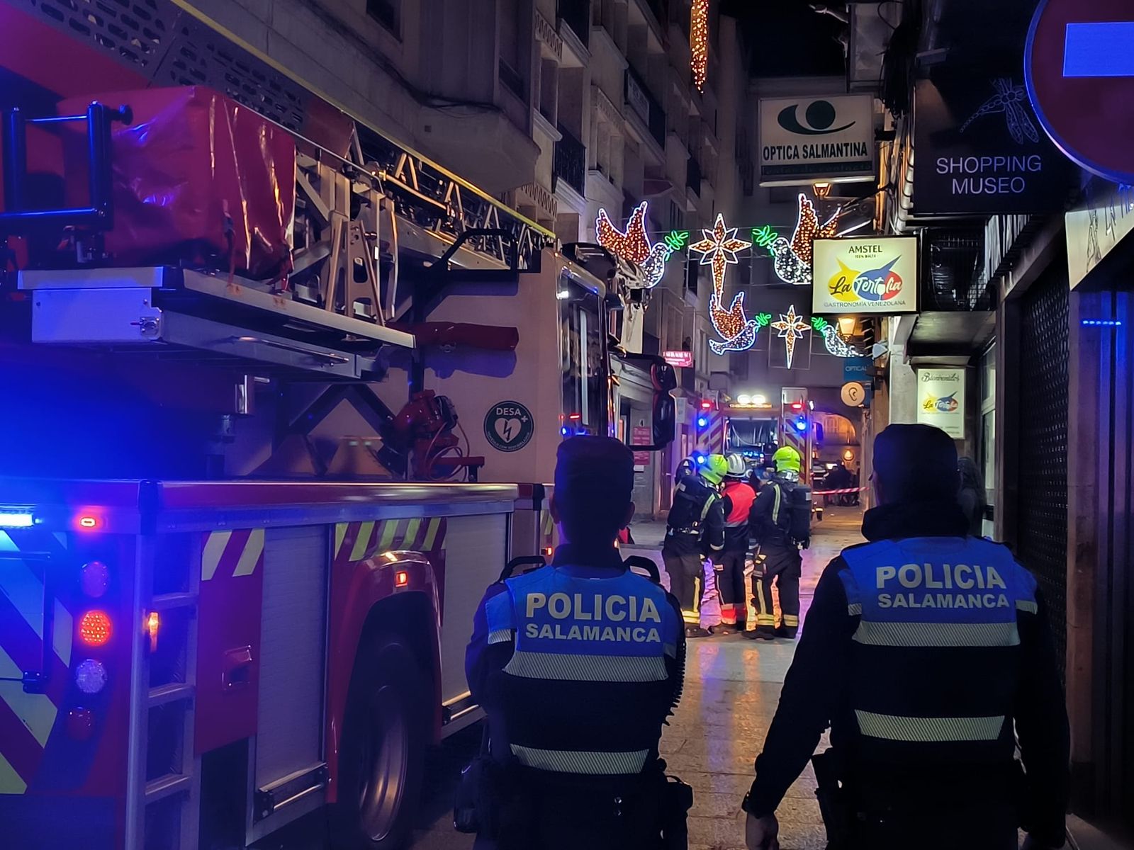 Incendio de un cuadro eléctrico de un restaurante en calle Prior. Fotos S24H (1)