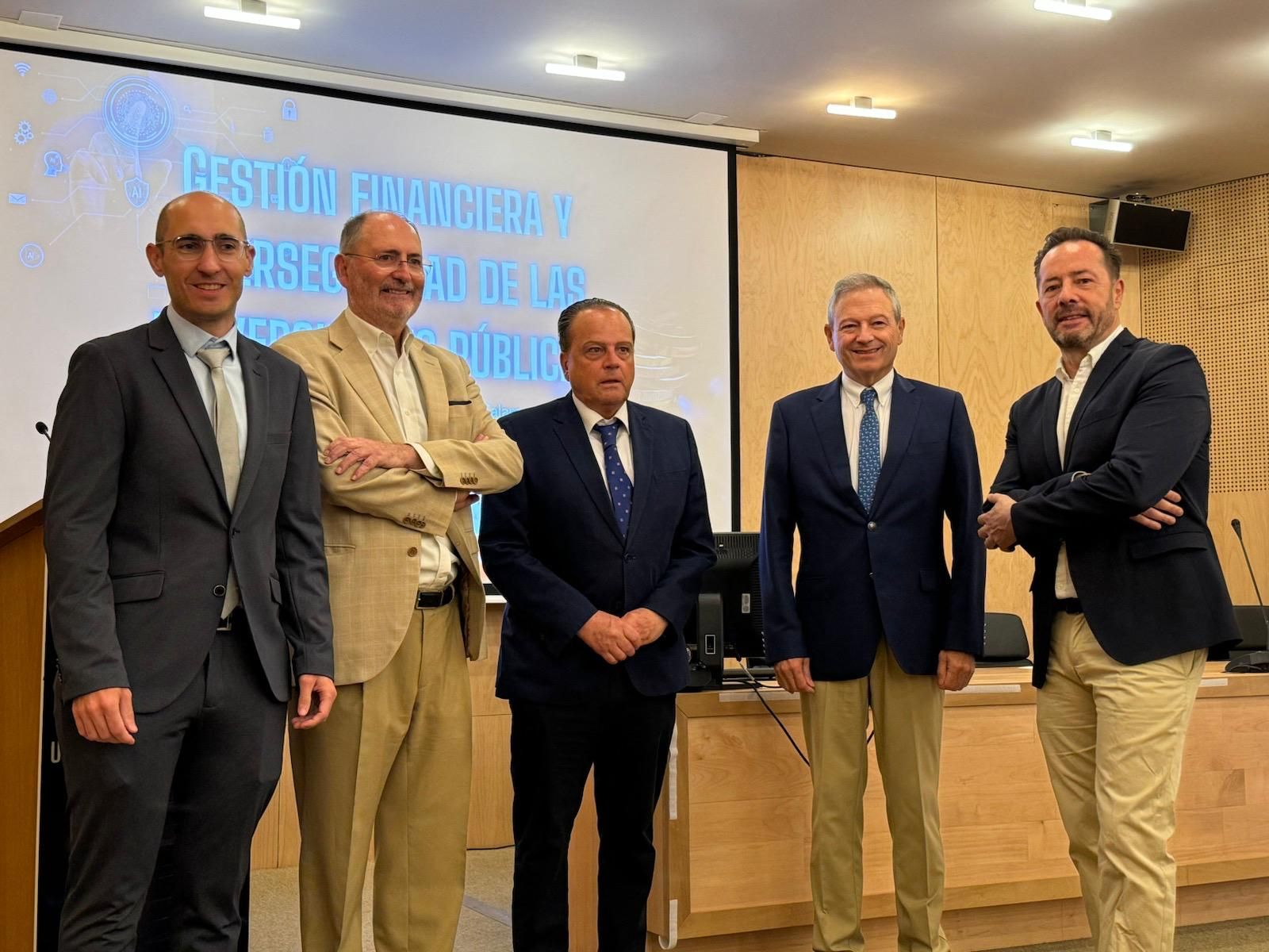 Mario Amilivia en el Seminario de “Gestión financiera y ciberseguridad de las universidades públicas”, que ha tenido lugar en la Hospedería Fonseca de la Universidad de Salamanca