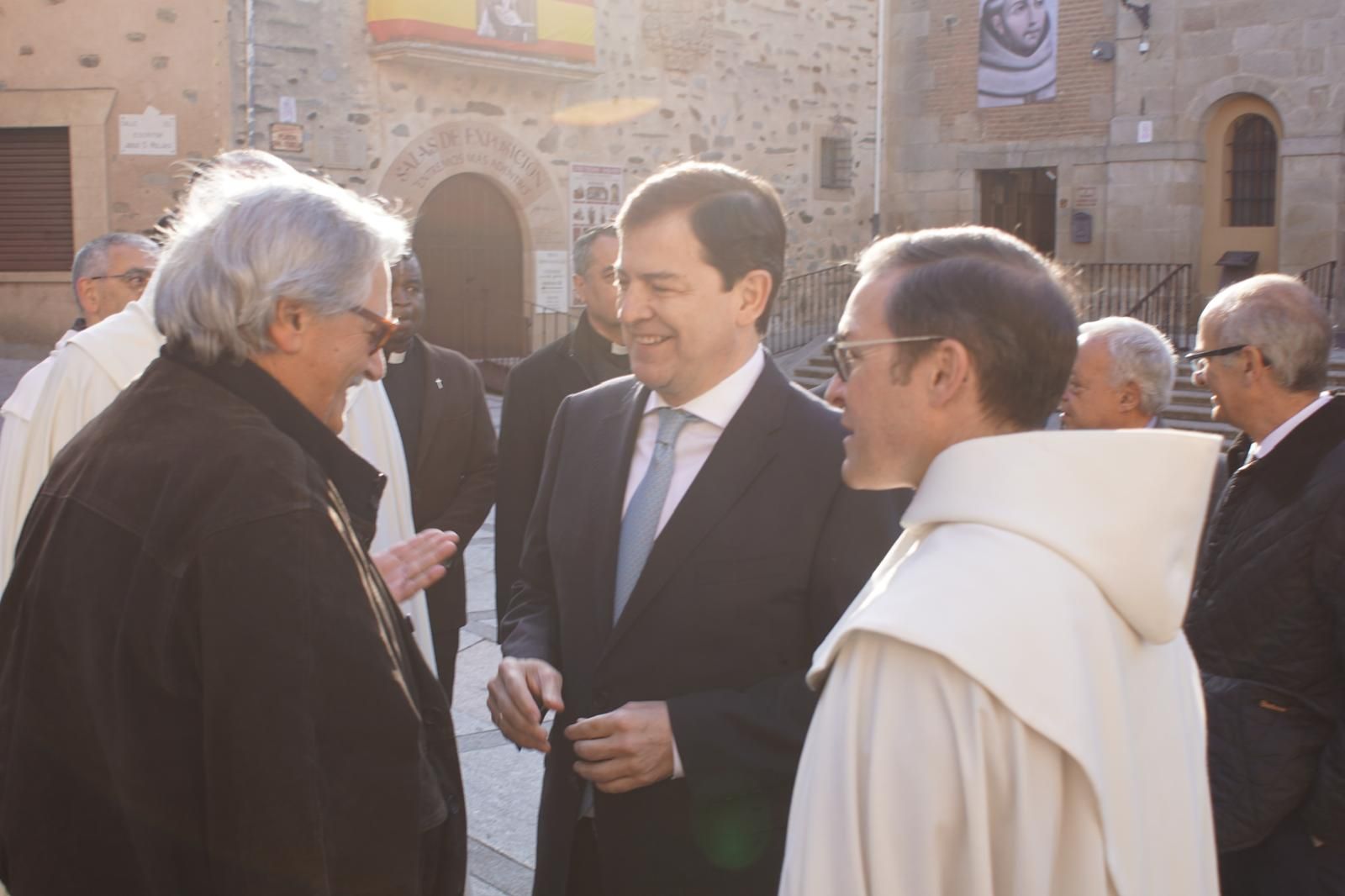 apertura-de-la-basilica-de-la-anunciacion-para-venerar-el-cuerpo-de-santa-teresa-en-alba-de-tormes-fotos-juanes-4