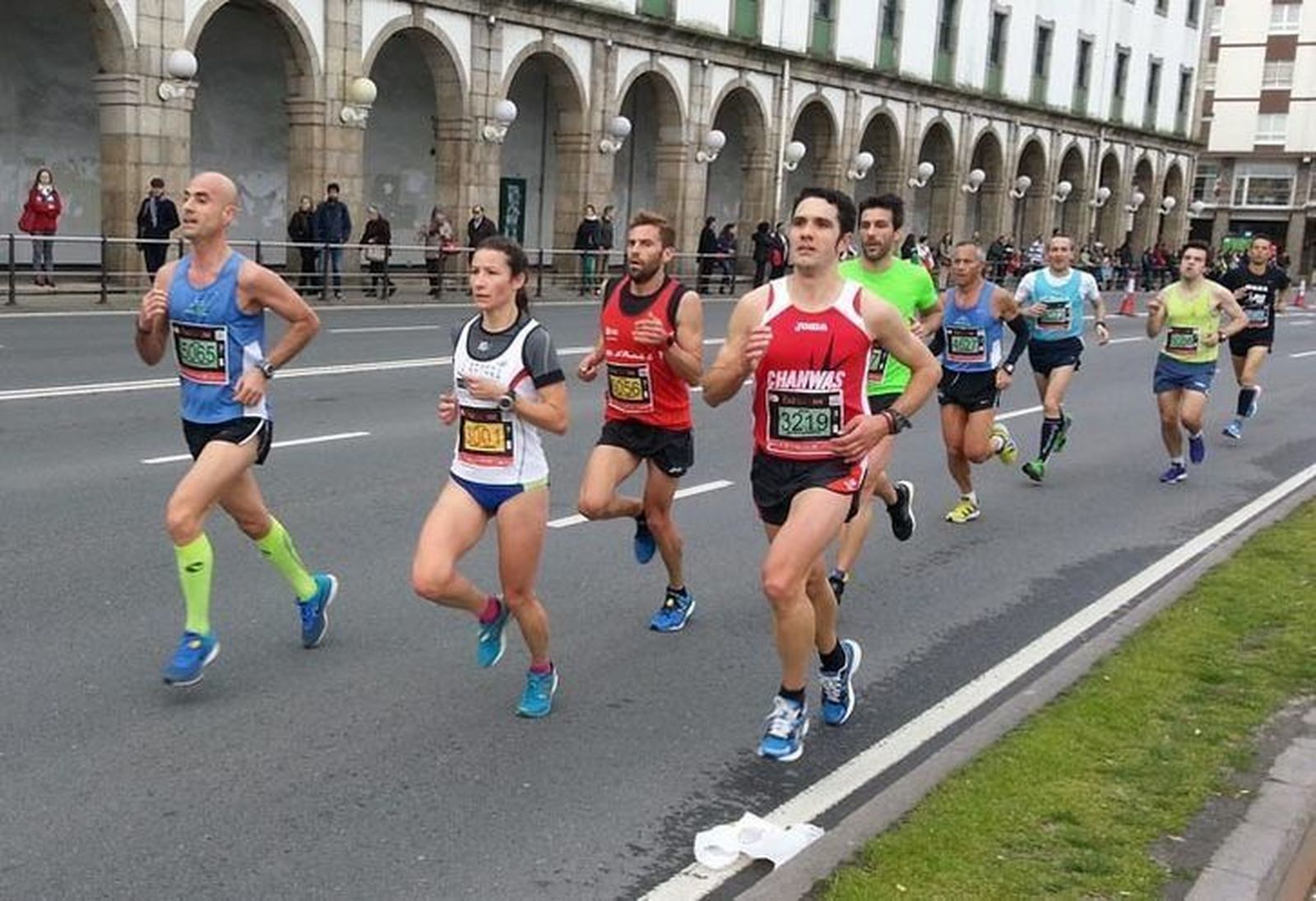 Jesús Vicente baja de las tres horas en la Maratón Atlántica de La Coruña