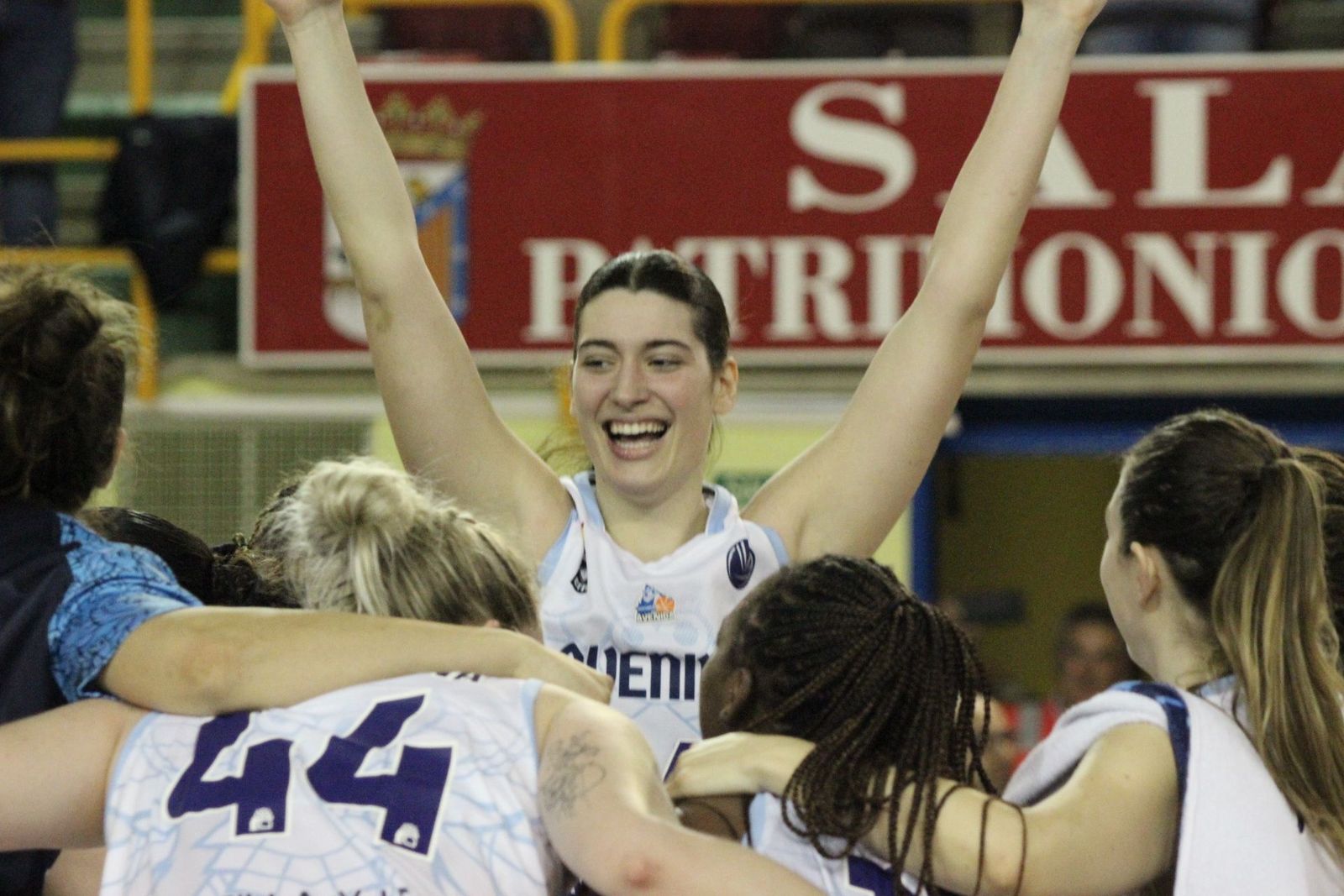 Perfumerías Avenida - USK Praga