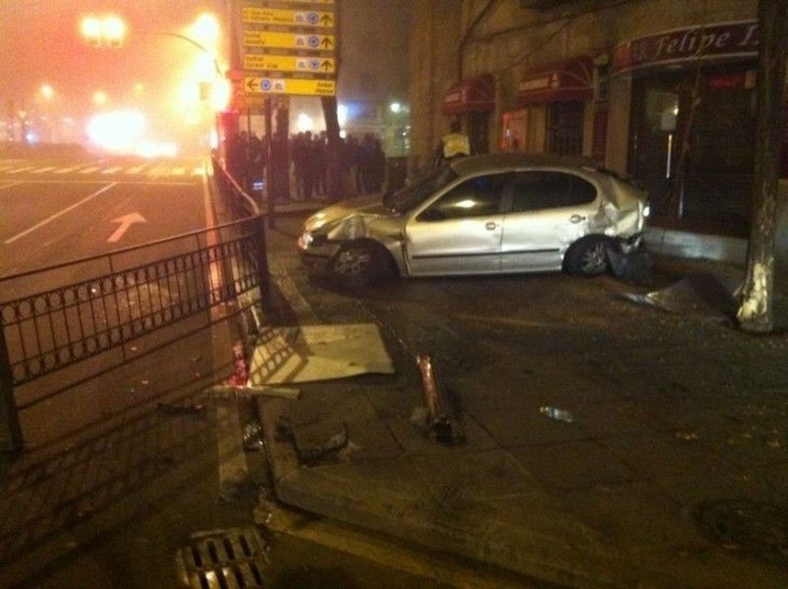 Aparatoso accidente junto a la Puerta Zamora por exceso de velocidad