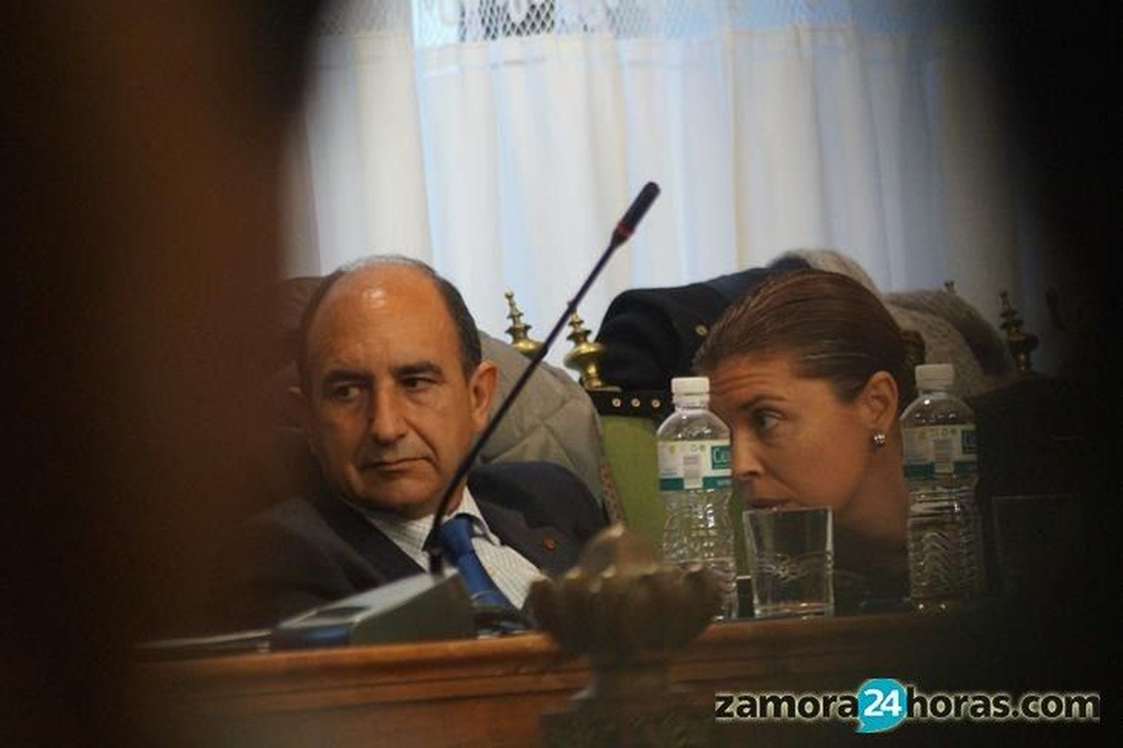 Aurelio Tomás defiende las diputaciones y Requejo las califica de "nido de corrupción"