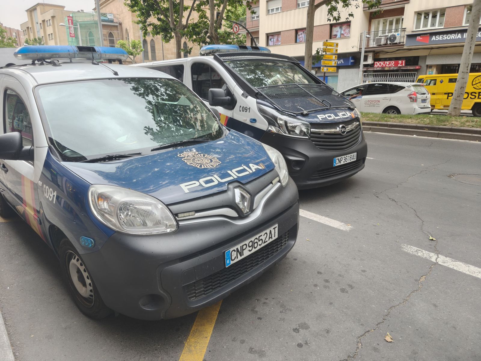 e1b338fb-98ce-42b1-9d3a-258e39060efd-1