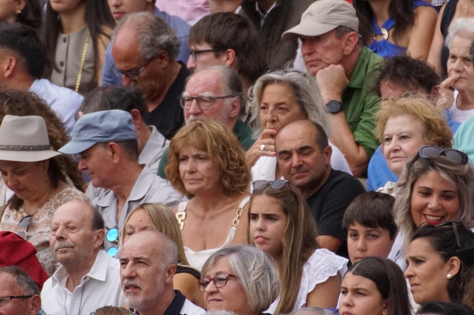 Gran ambiente en La Glorieta para la tarde de toros de Morante de la Puebla, Ismael Martín y Marco Pérez