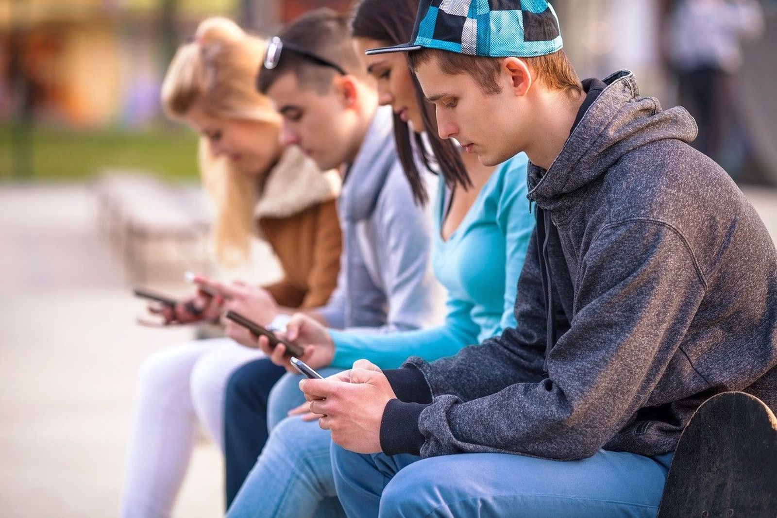 Cada vez más jóvenes no saben vivir sin su móvil Cada vez más jóvenes no saben vivir sin su móvil