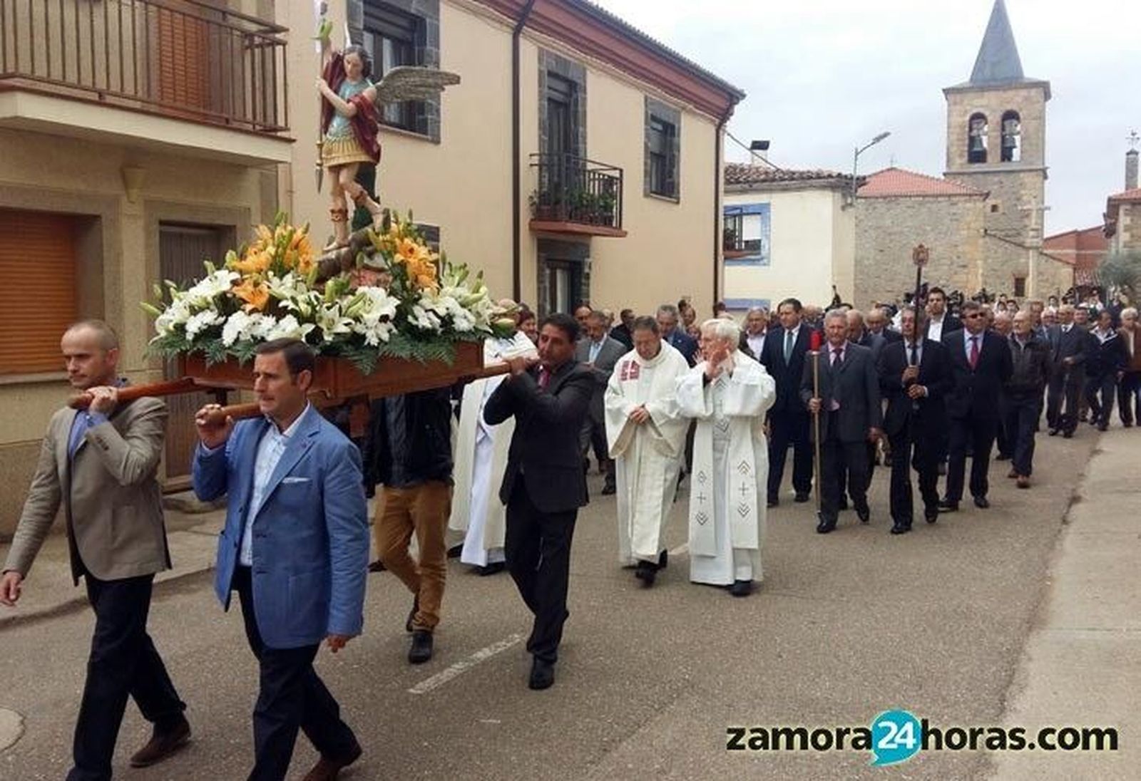 Participación masiva en la Romería de Nuestra Señora de La Soledad en Trabazos. Archivo