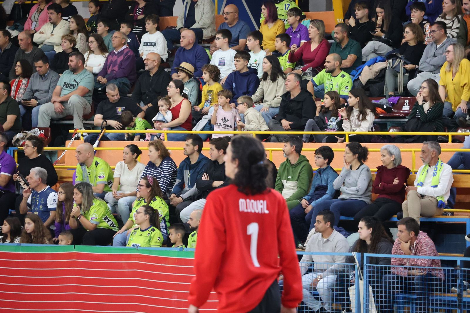 GALERÍA | El BM Zamora recibe en casa al Ciudad de Salamanca en un duelo muy ajustado