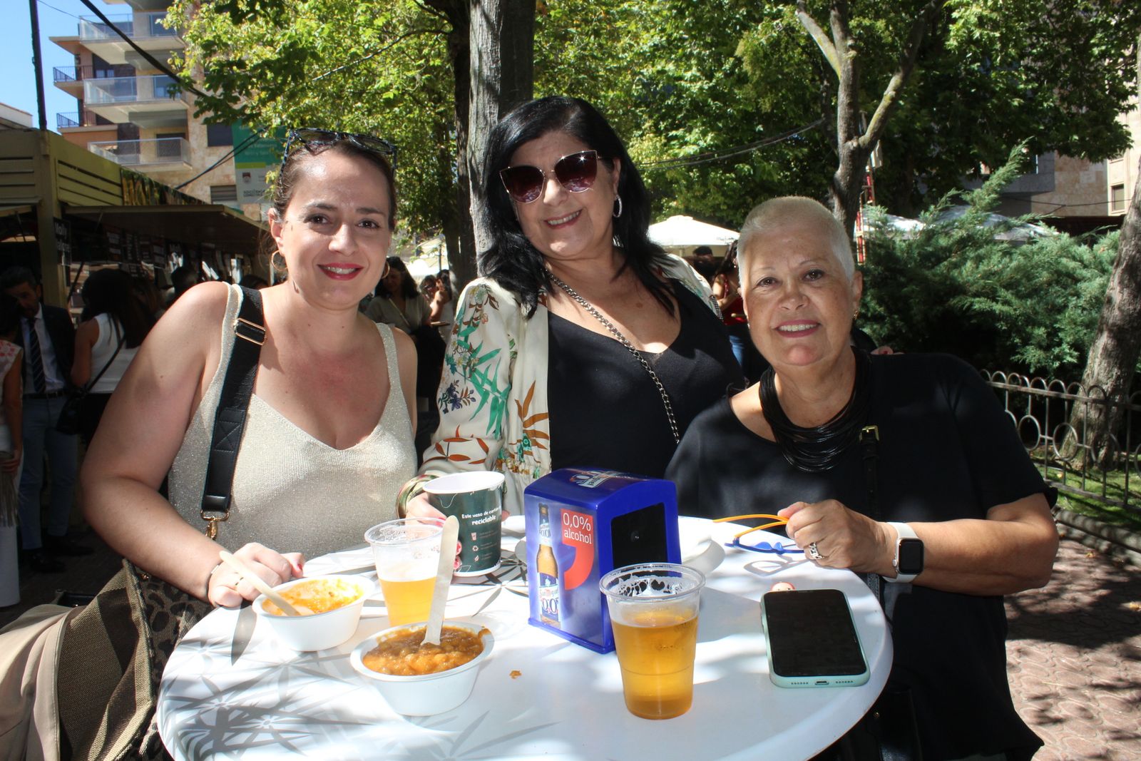 Ambiente en la Feria de Día en el mediodía de este jueves