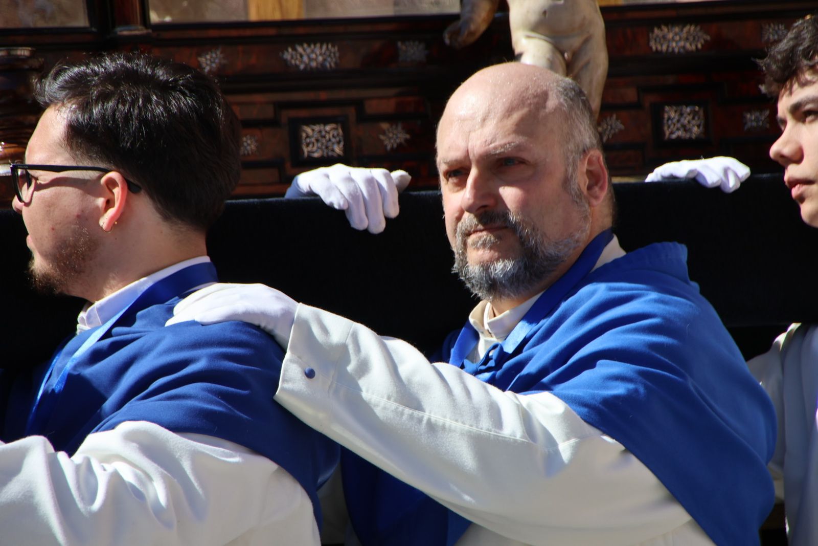 La devoción por el Santo Entierro llena de fe y pasión las calles de Salamanca