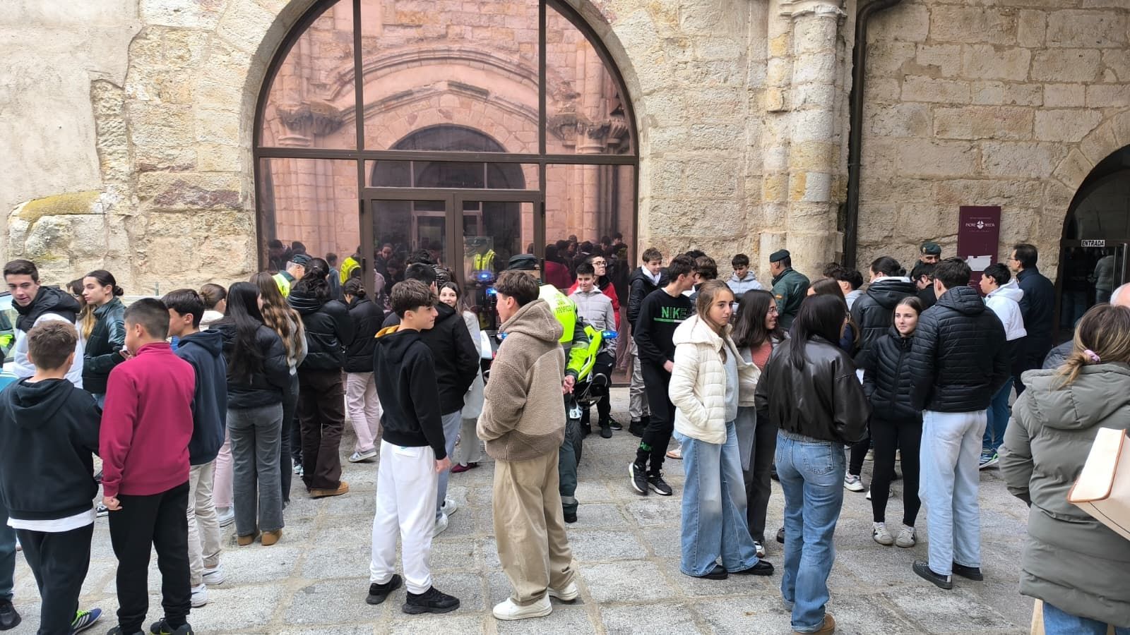 Plan seguridad en centros escolares Guardia Civil en Alba de Tormes  (7).jpeg