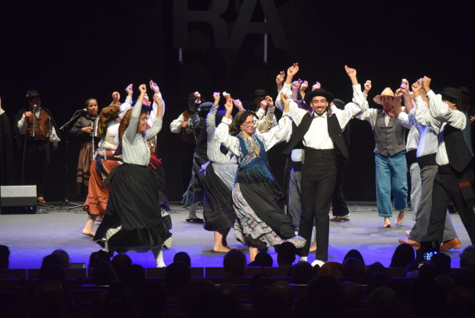 gala-de-clausura-del-festival-internacional-de-folklore-de-zamora-6