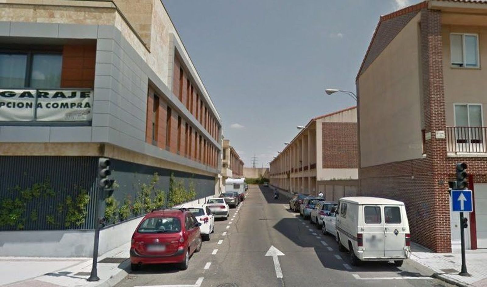 Hurta joyas en la vivienda donde trabajaba y las sustituye por bisutería para disimular