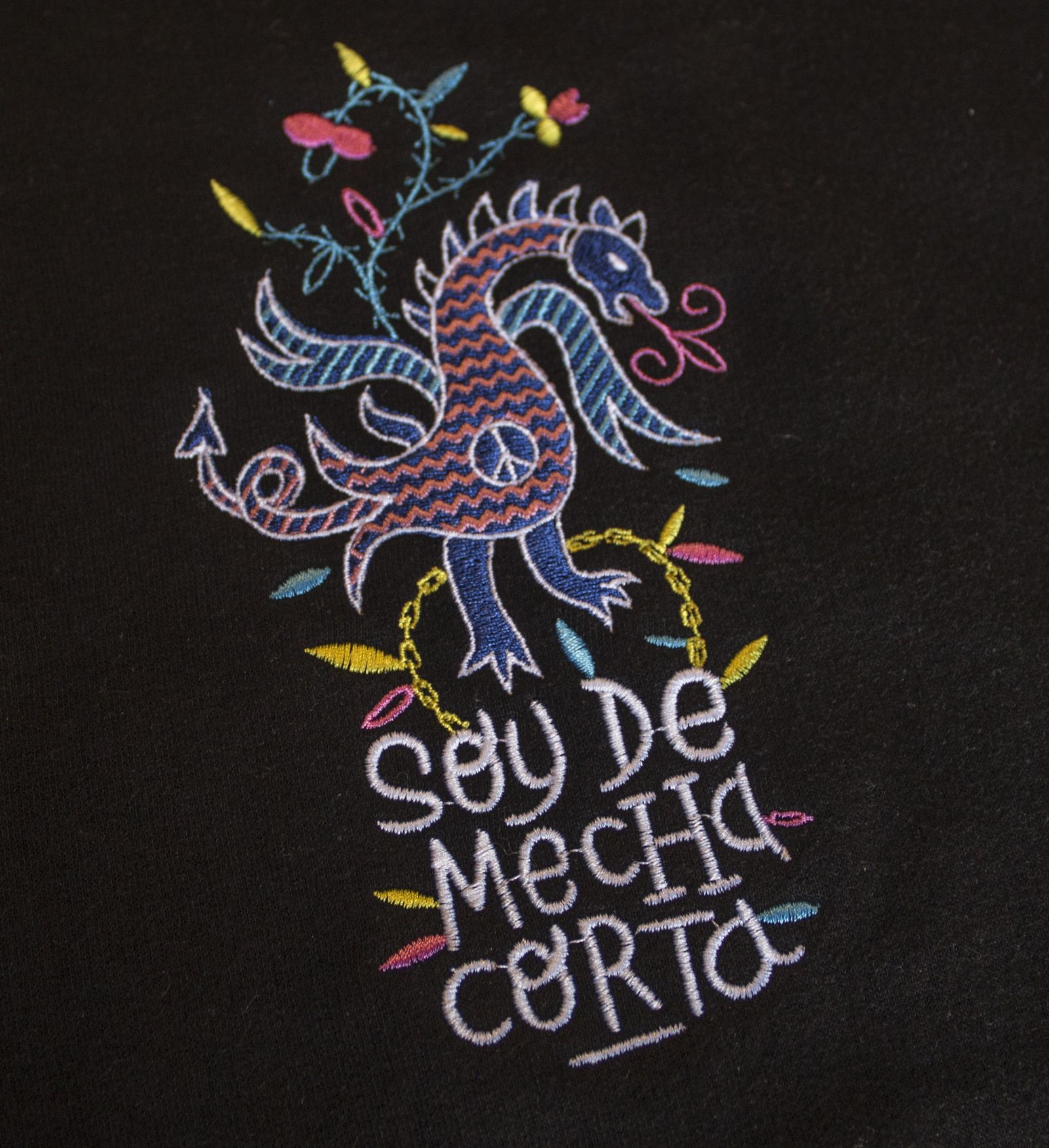 Dragón bordado. Nadie Art. 