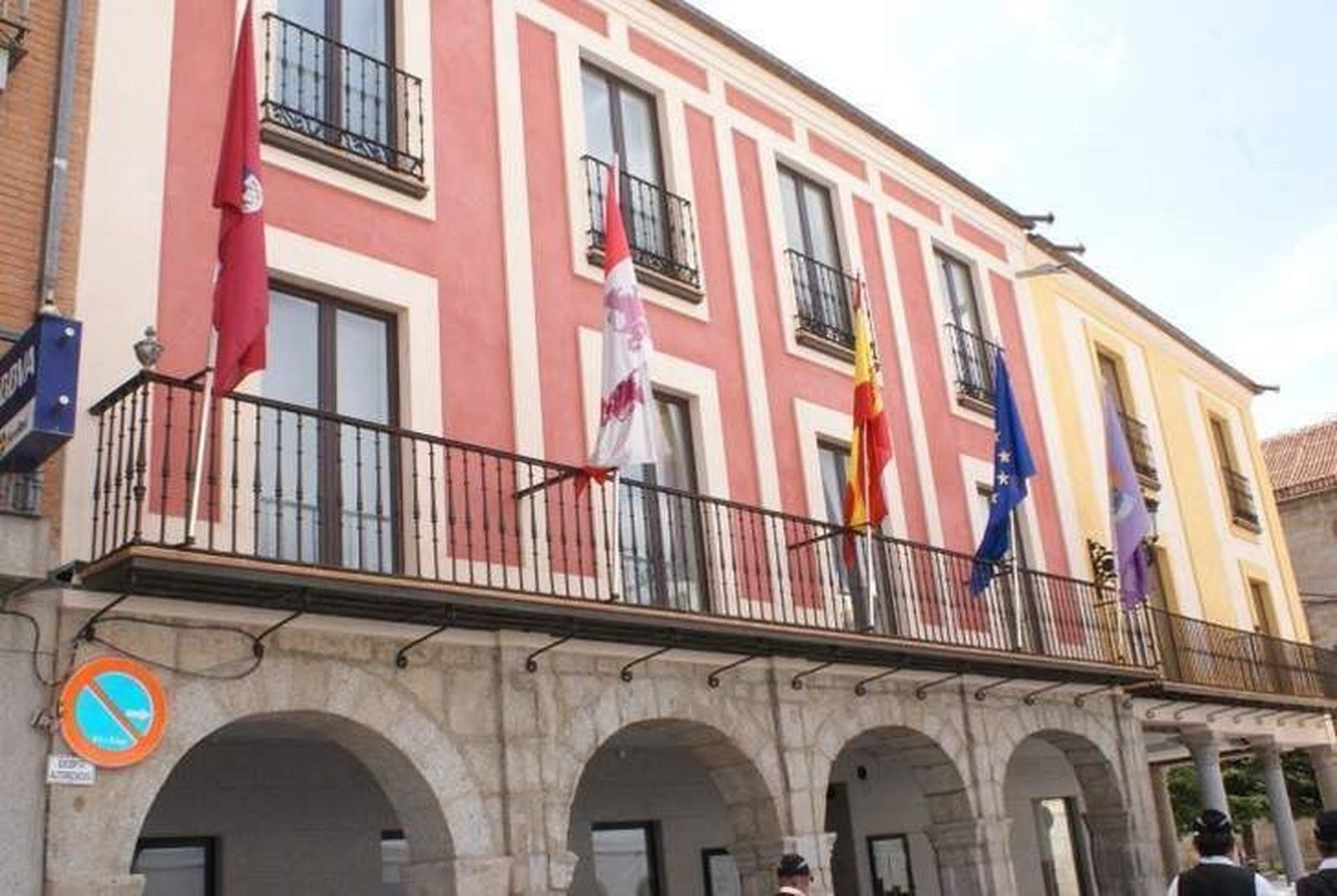 Cambio de colegio electoral para acudir a las urnas este domingo