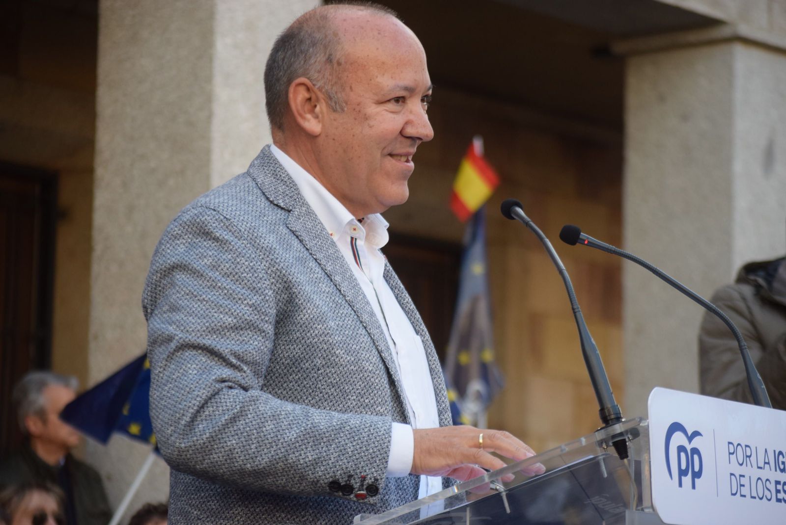 concentracion-del-pp-contra-la-amnistia-37