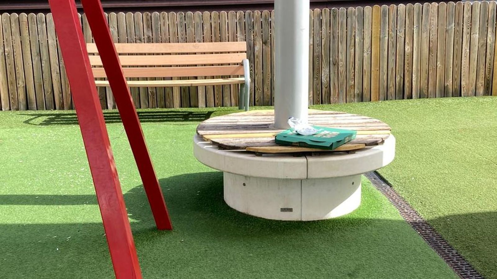 Los niños no pueden jugar: el parque de la Concordia, lleno de basura