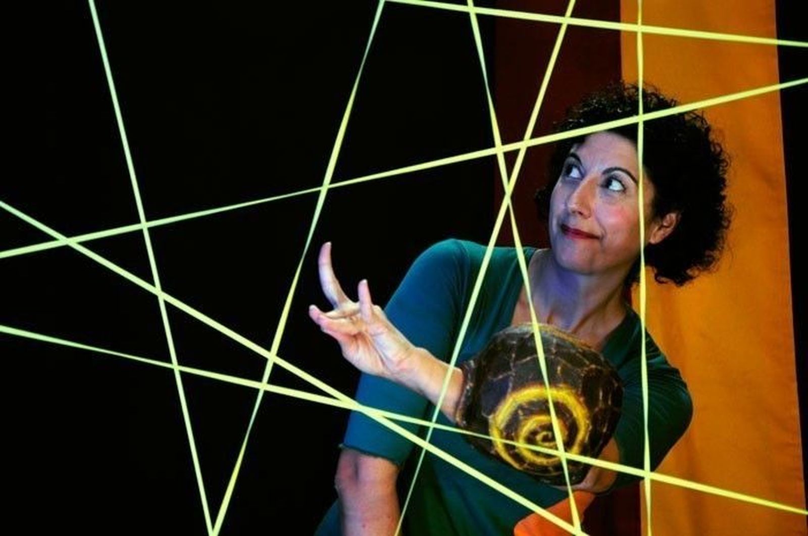 La biblioteca Torrente Ballester acoge dos sesiones de teatro para bebés