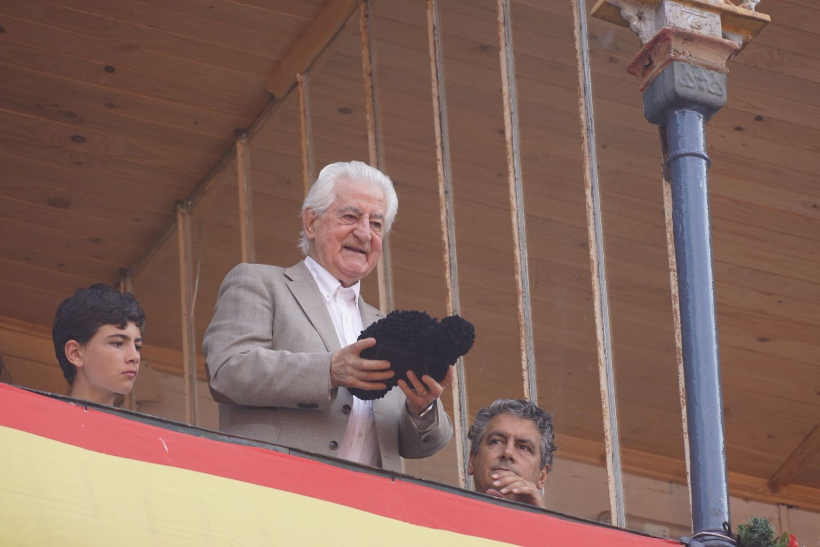 whatsapp-image-2025-06-14-at-21-31-03-2