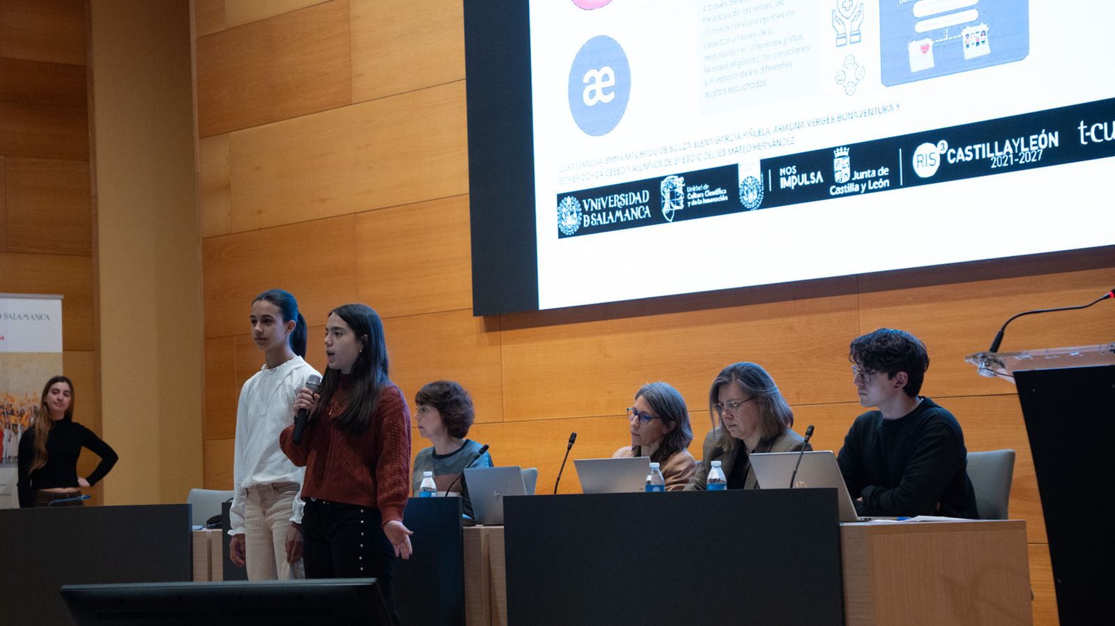 Más de 500 alumnos de ESO muestran su talento científico en Zamora y Salamanca gracias a “Mujeres que cambian la USAL”