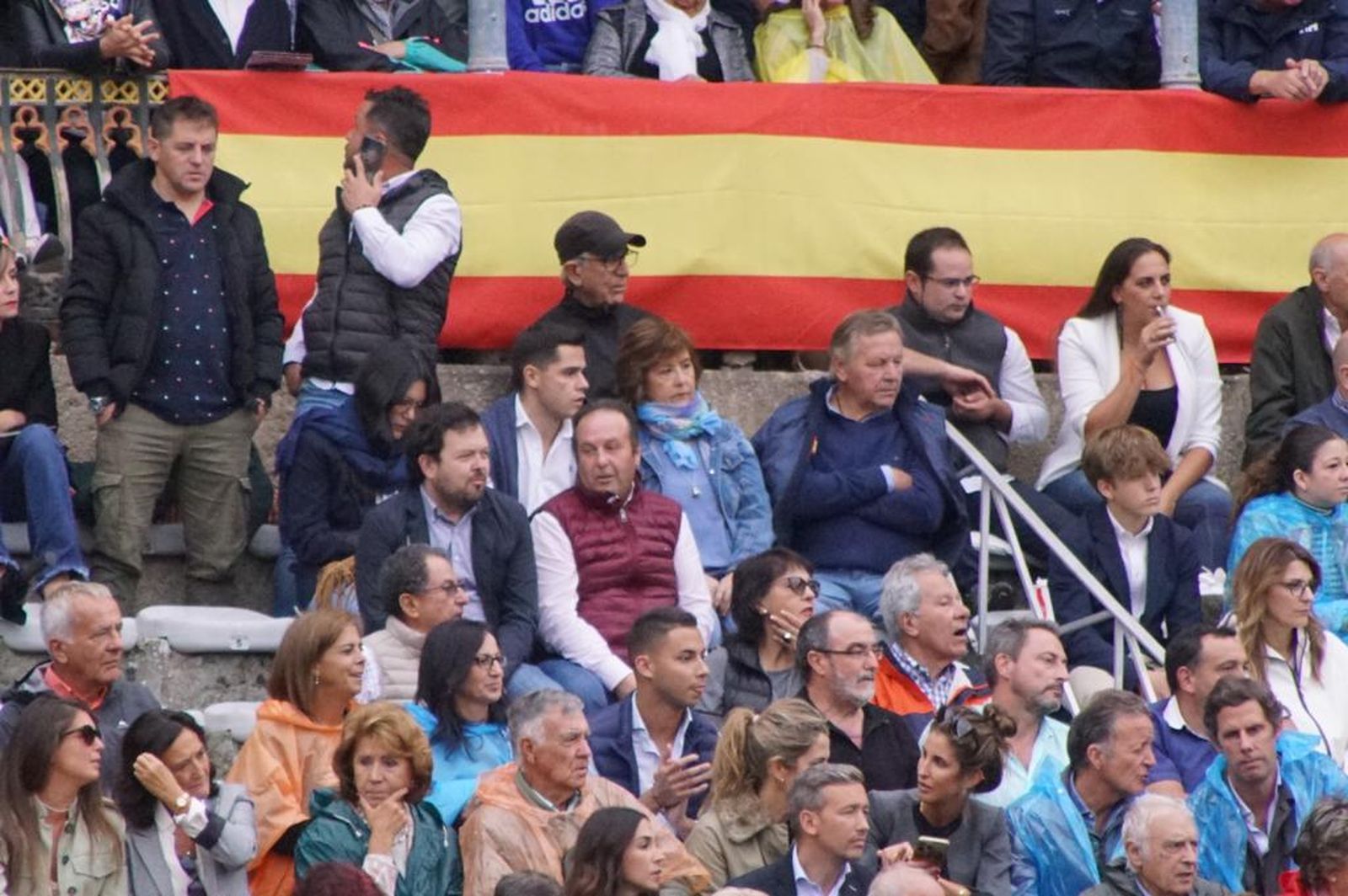 tendidos-de-la-glorieta-durante-la-corrida-de-garcia-y-olga-jimenez-73