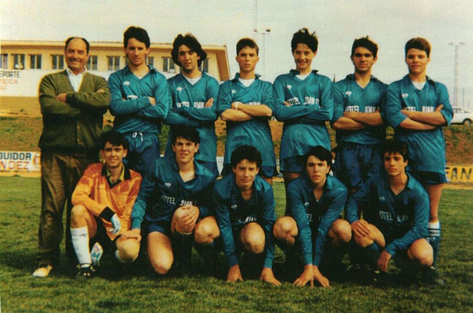 FOTOS ANTIGUAS U.D.T. Foto 19 (Patri Rober Posada Benito Quijano Hormías Raúl Morán Ángel Kamby Puisi Emilio)