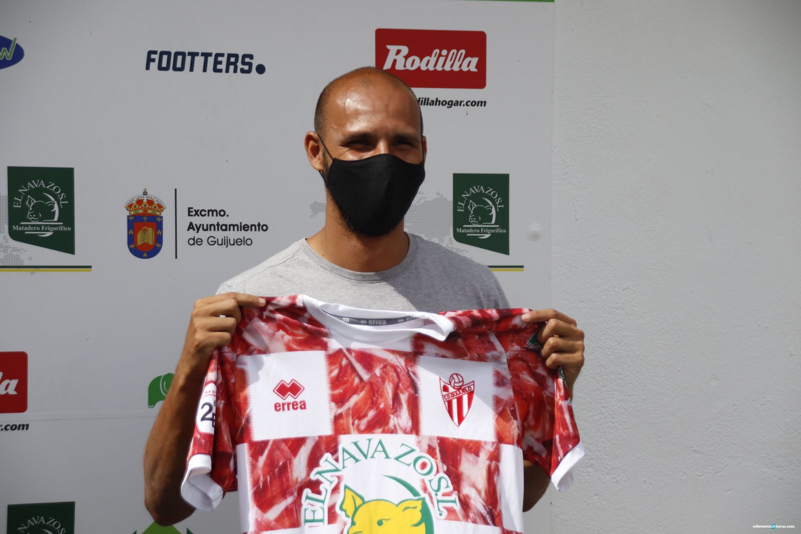 Presentacio?n Kamal con el Guijuelo