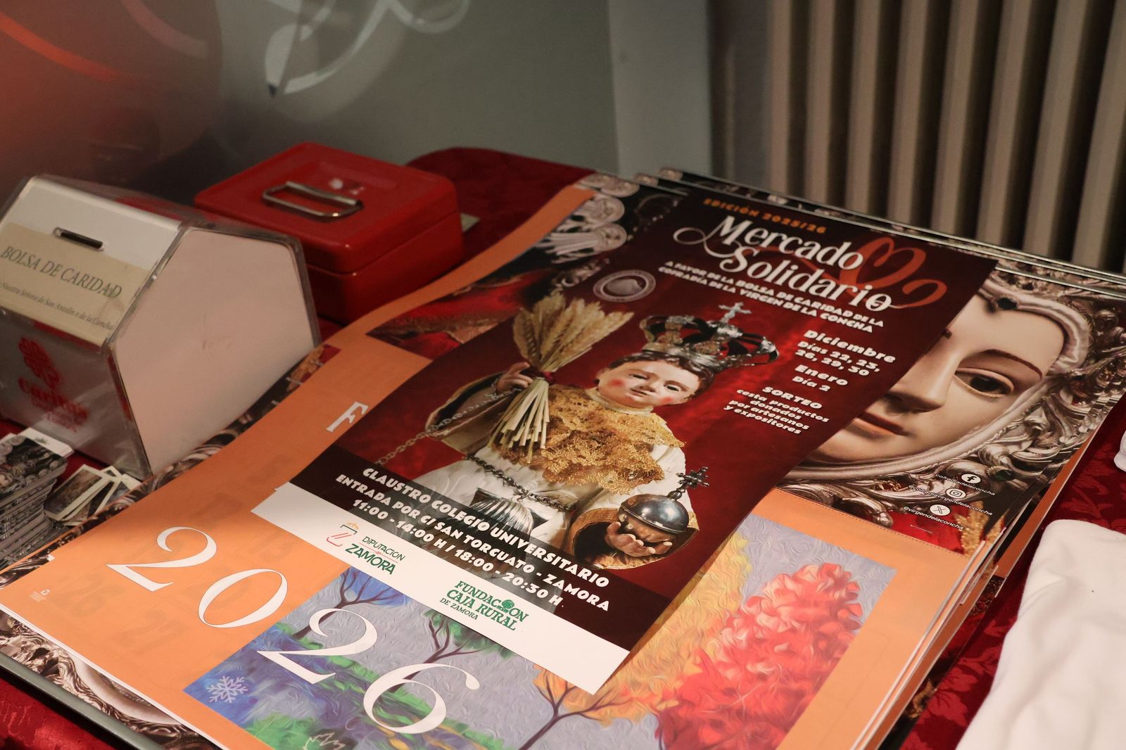 Mercadillo solidario de Navidad de la Cofradía de la Concha (4).JPG