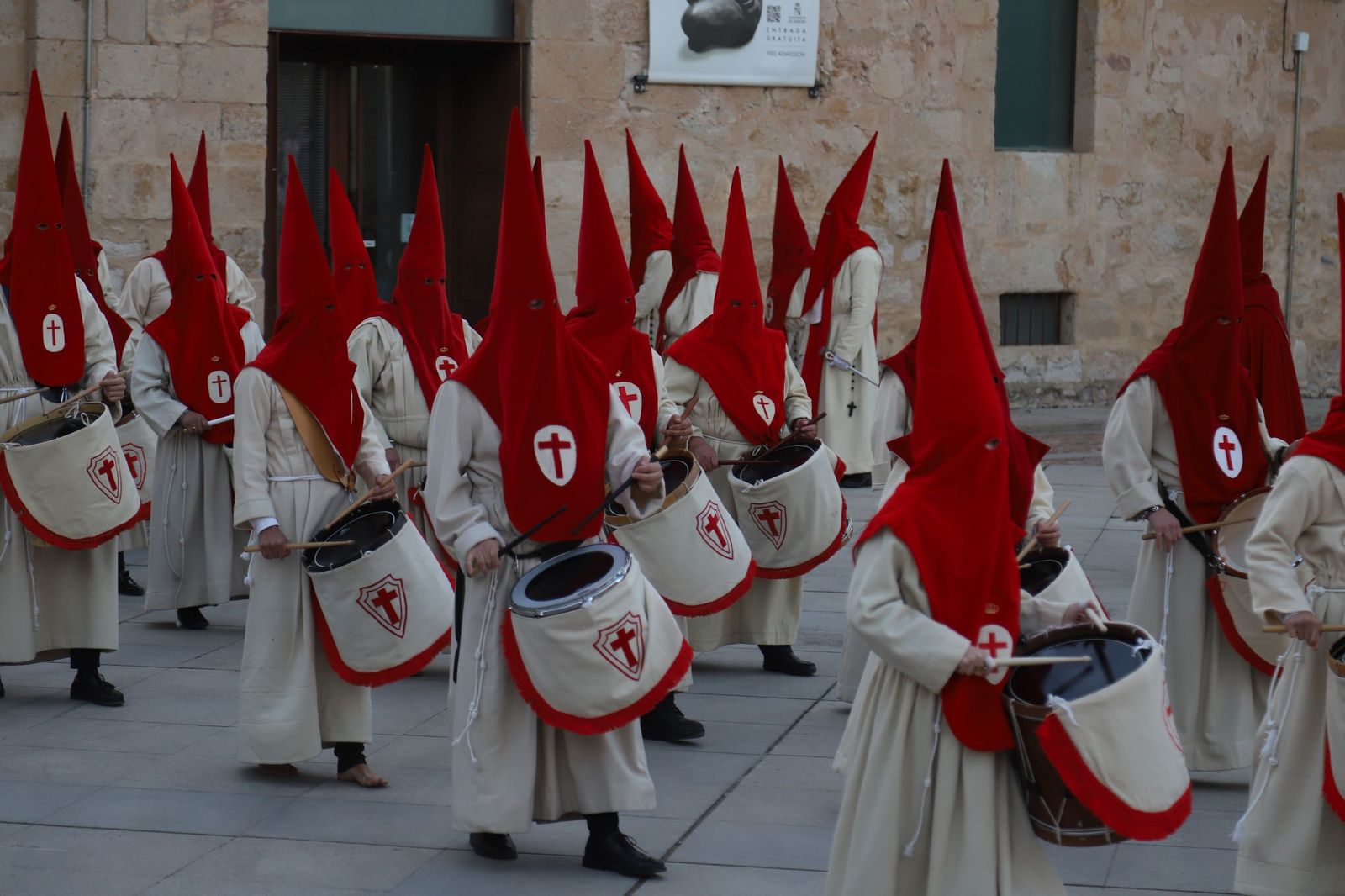 GALERÍA | Revive en imágenes la procesión del Silencio