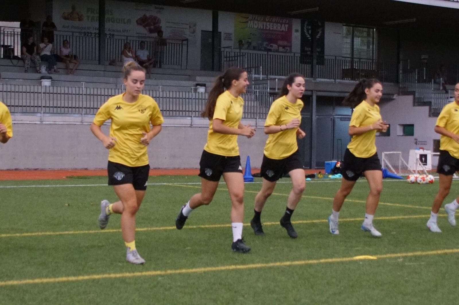 El Salamanca Fútbol Femenino. Primer entrenamiento de la pretemporada.