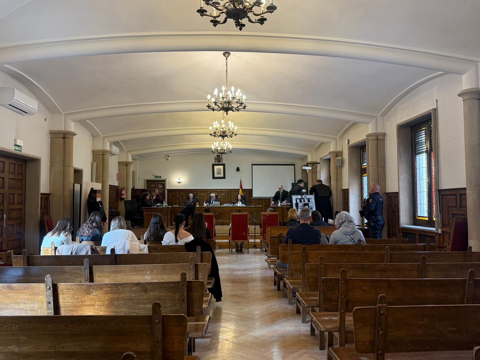 Juicio por explotación sexual de mujeres chinas en el piso de la Avenida Portugal