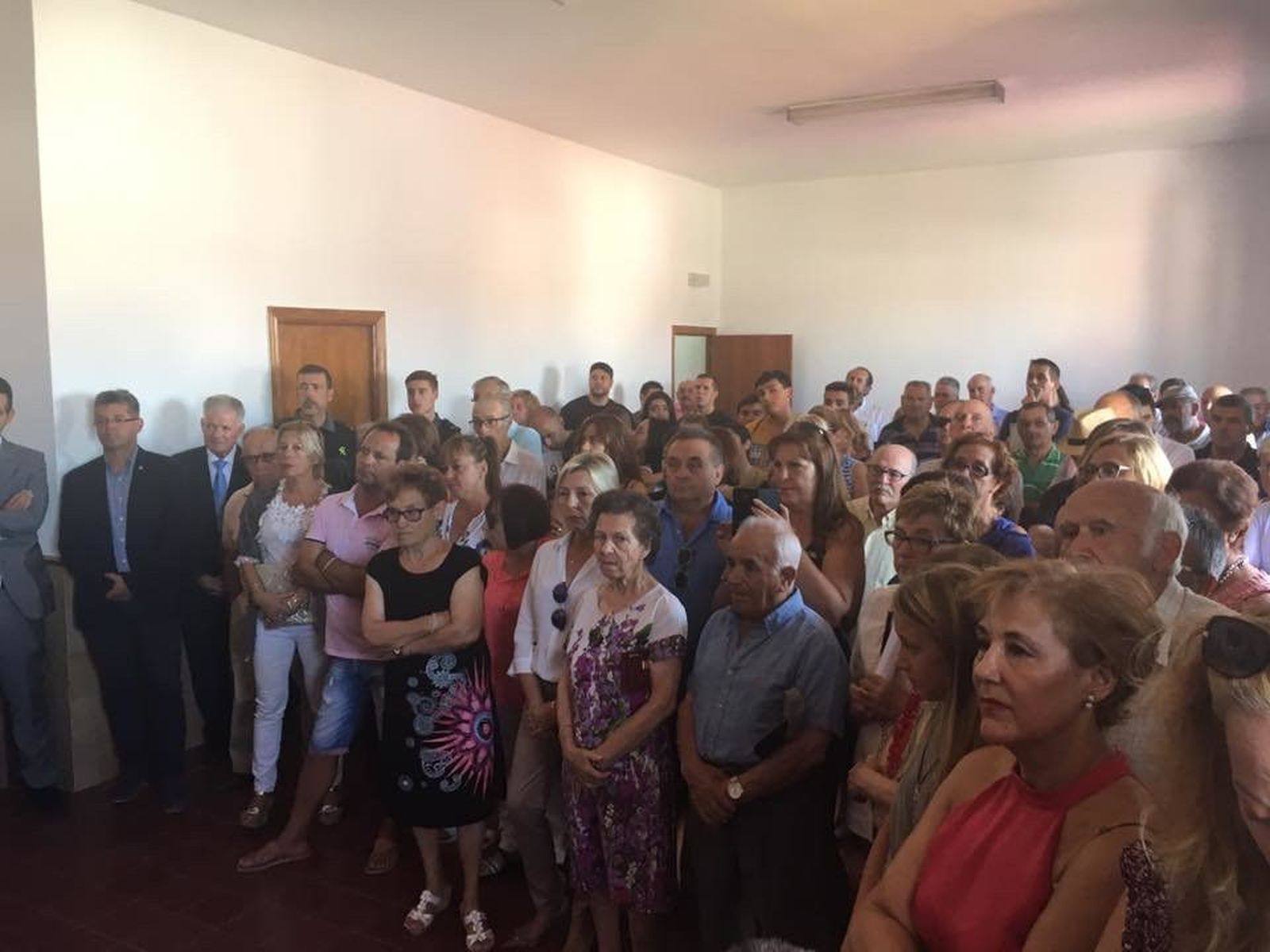 Presentación bandera y escudo Cipérez