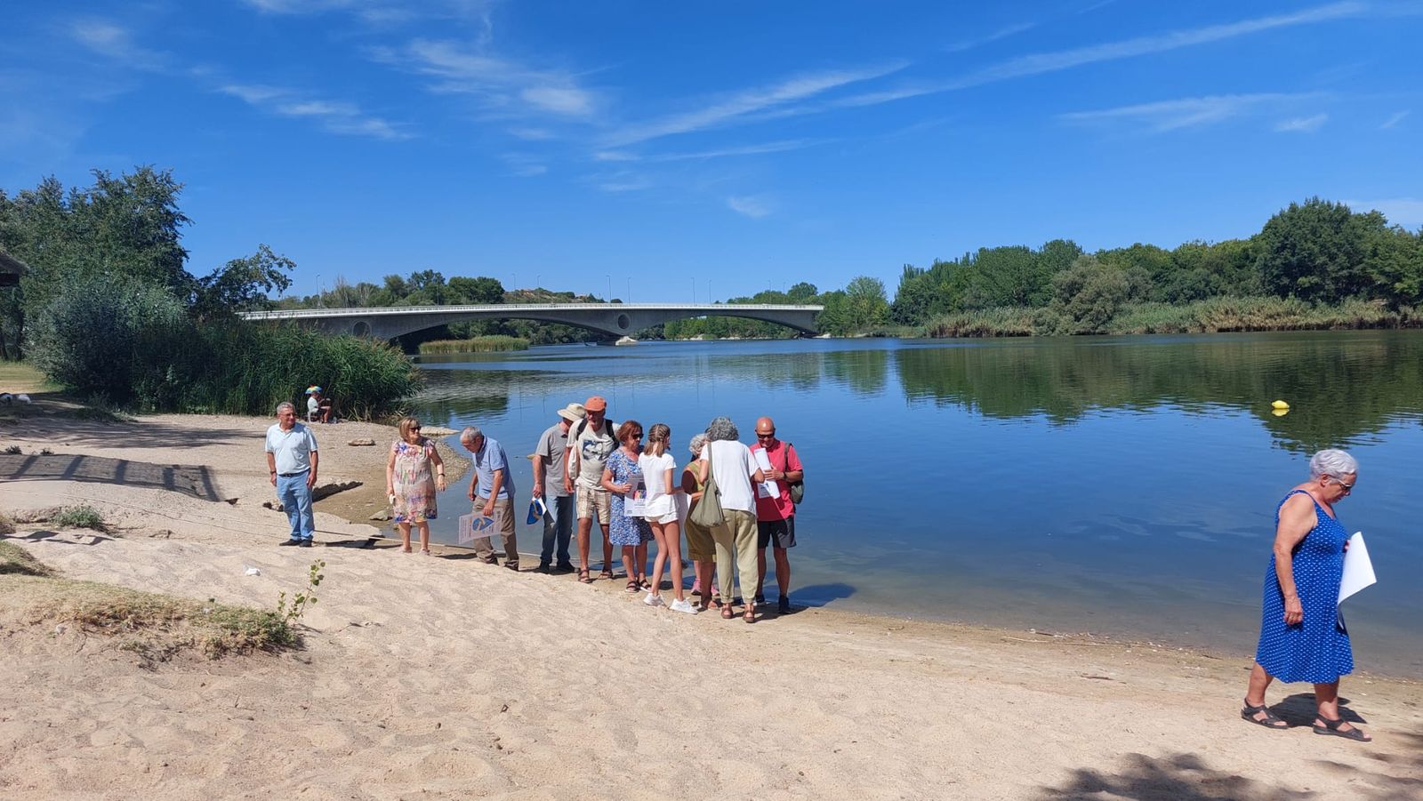 cadena-humana-por-el-agua-en-los-pelambres-18