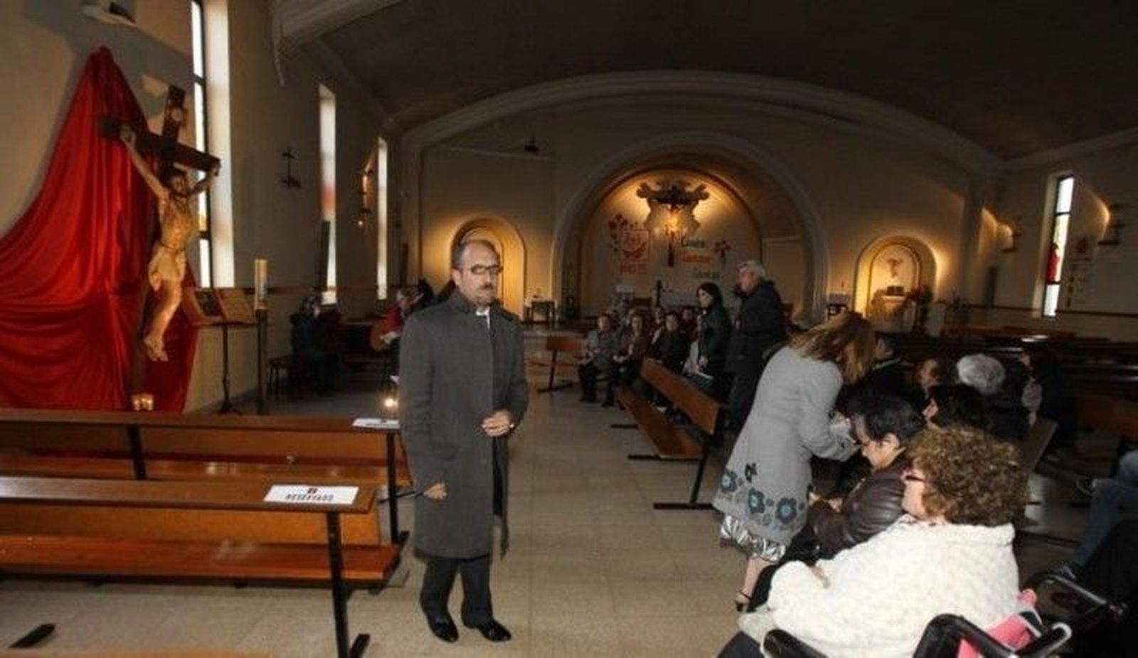 La Hermandad del Silencio celebra el acto 'Luz y palabra' en la iglesia de Pizarrales