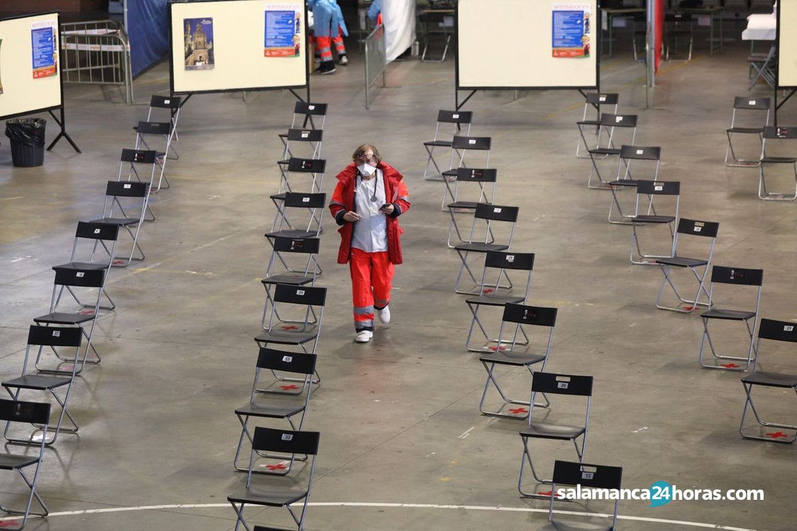 ¿Qué pasa si te llaman para ponerte la vacuna contra el COVID y estás de vacaciones?