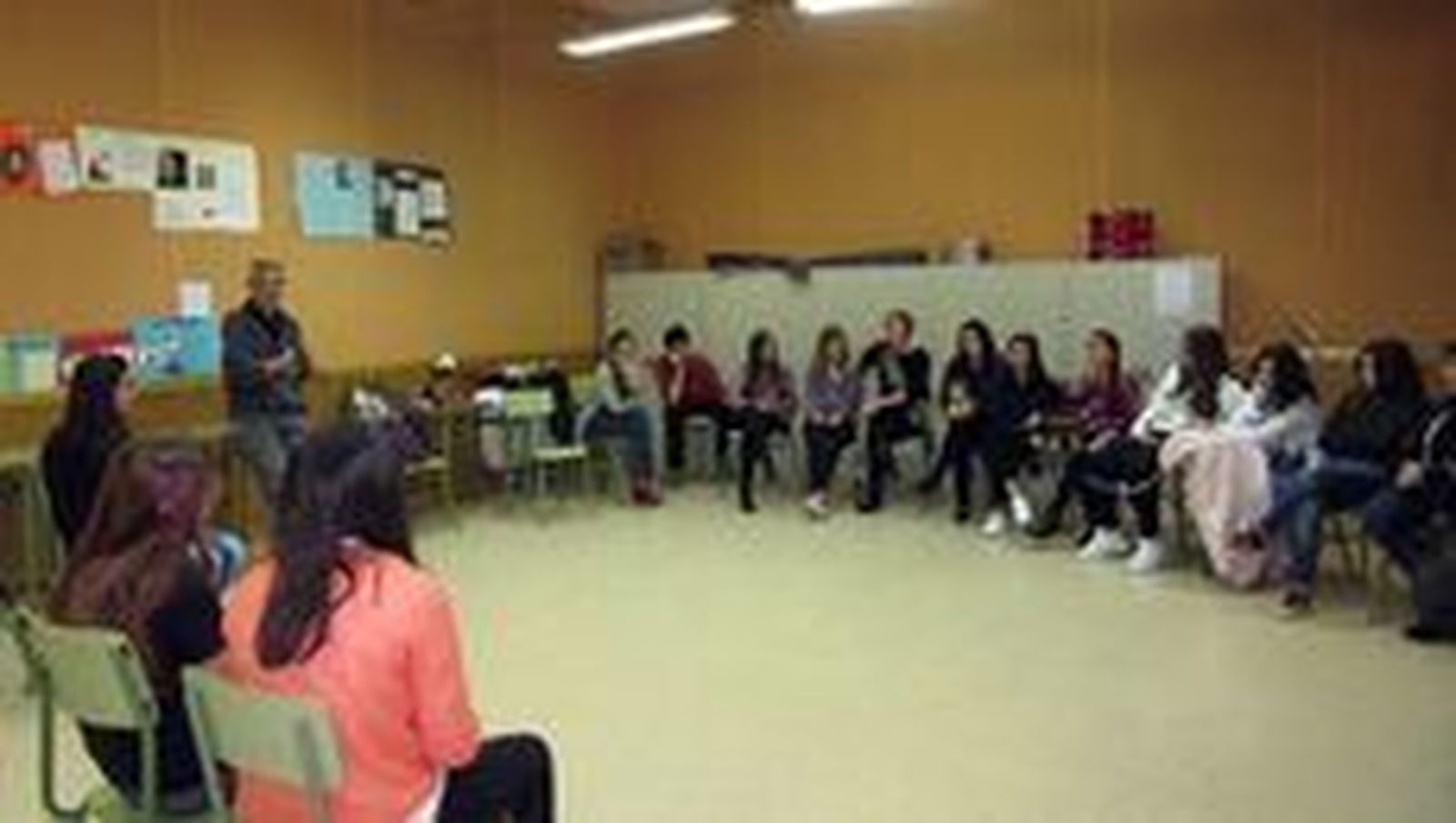 El Consistorio supervisa el trabajo desarrollado por el Taller de Teatro de la Universidad Laboral El Consistorio supervisa el trabajo desarrollado por el Taller de Teatro de la Universidad Laboral
